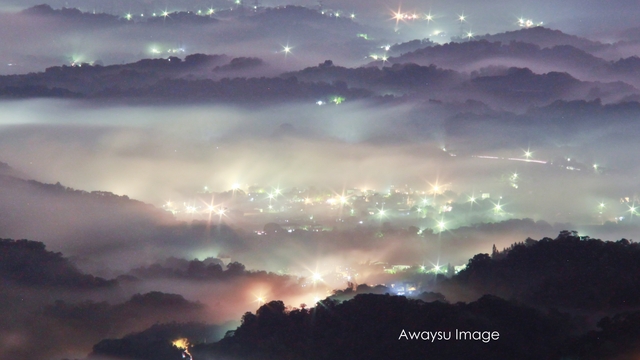 北埔琉璃夜景。▲北埔層層山巒。