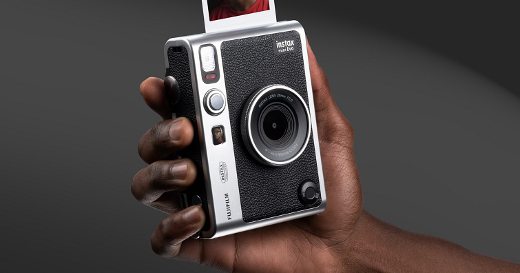 富士發表全新混和式數位馬上看相機 instax mini EVO！具備100種拍攝效果，復古操作手感