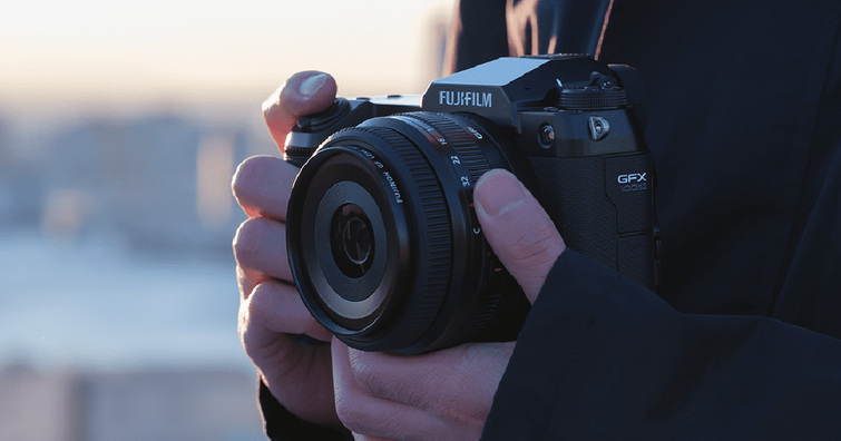 富士正式發表GFX100S  II，系列中最輕巧的1億畫素中片幅反無相機